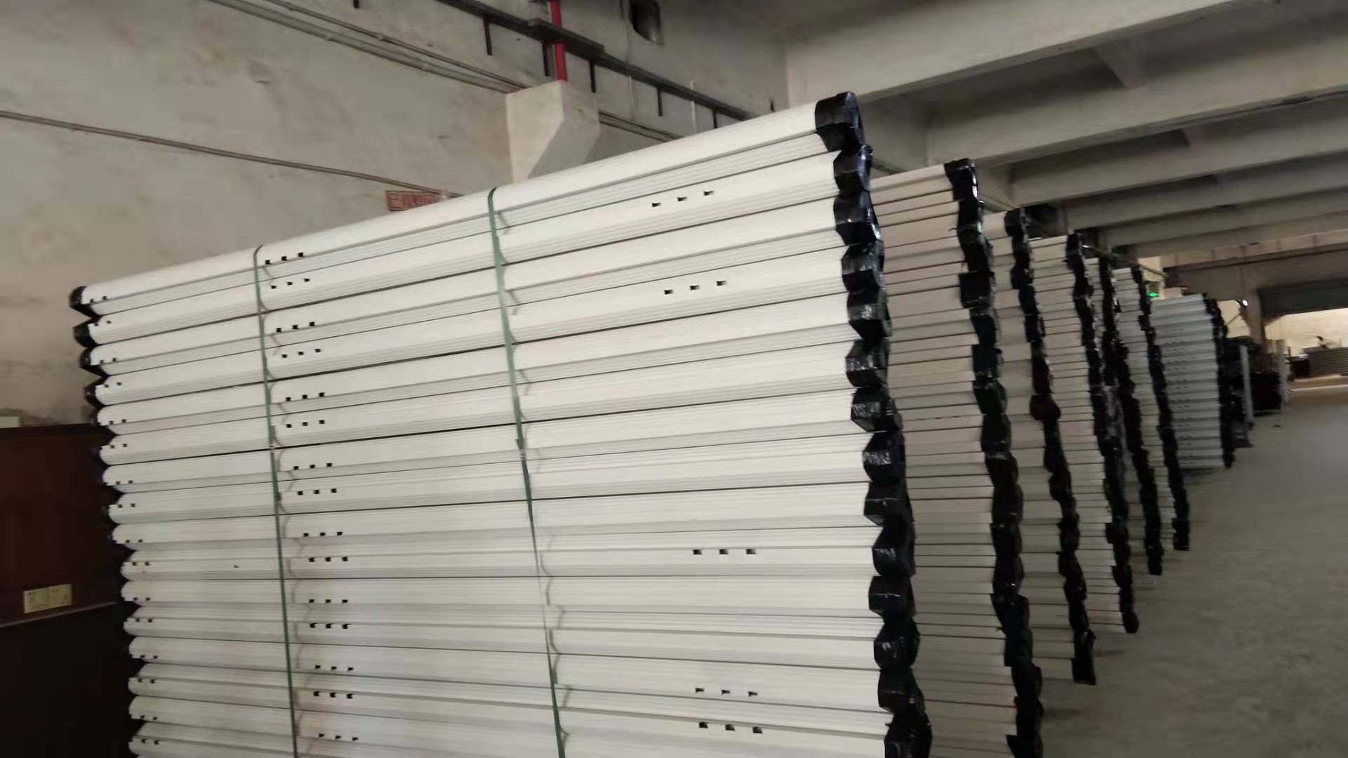 帶你走進(jìn)鐵床生產(chǎn)廠家看看！