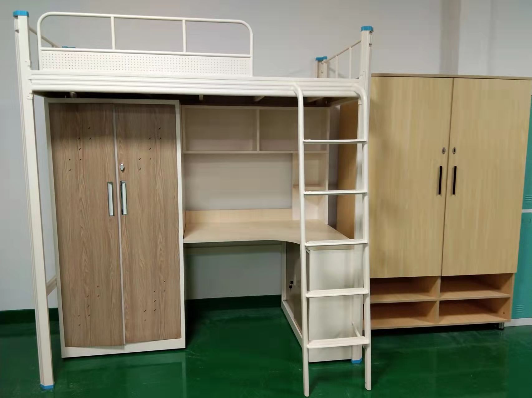 雙層鐵床是成人床嗎？它的高度是多少？