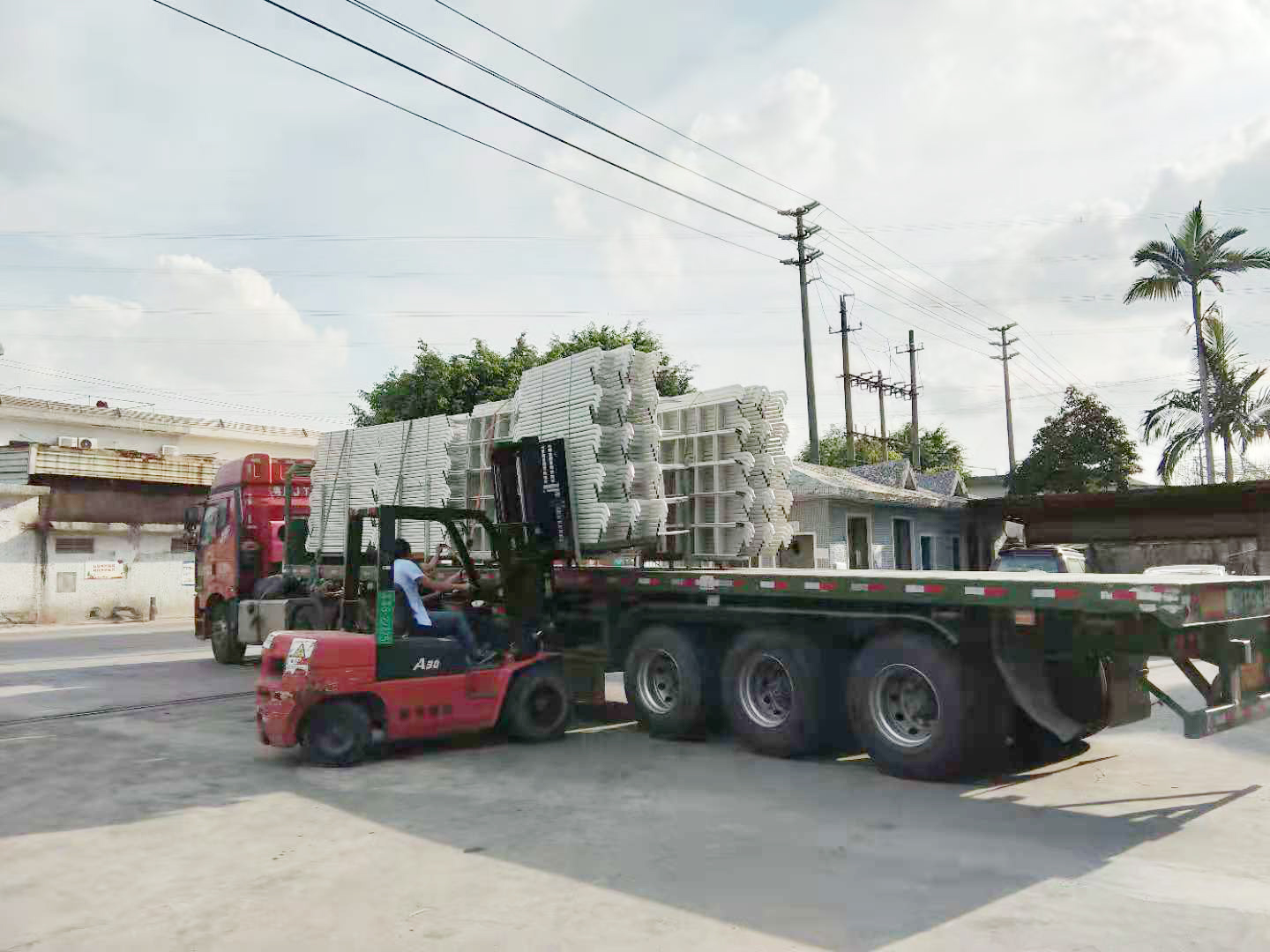 生產(chǎn)上下鋪鐵床廠家如何發(fā)貨？