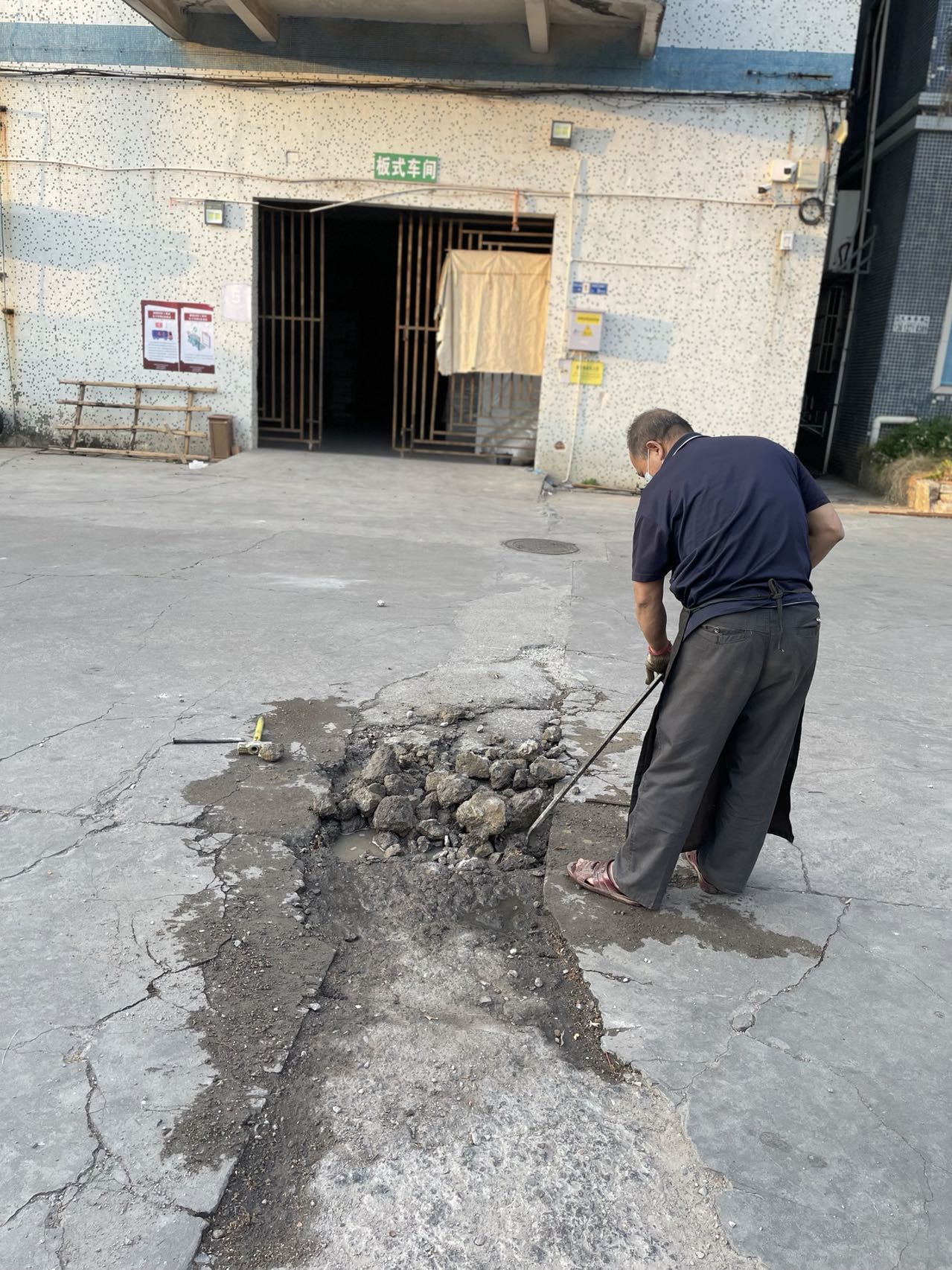 上下鋪鐵床廠家淡季整頓修理中！